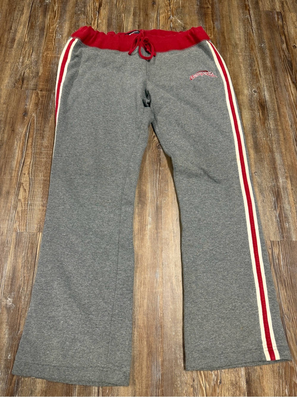 Vintage Y2K Aeropostale Gray wide leg Sweatpants with Red & White Stripes